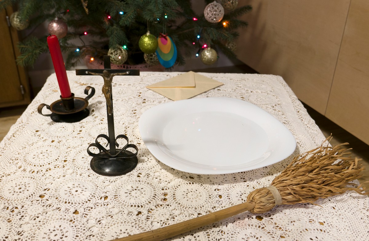 Pastoral,Visit,Articles,On,A,Table:,Cross,,Holy,Water,,Sprinkler