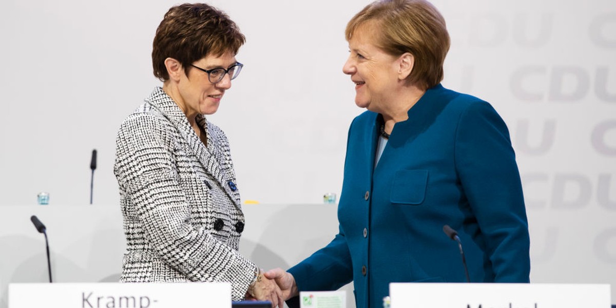 Jeśli CDU ponownie wygra wybory to najpewniej Annegret Kramp-Karrenbauer zostanie nową kanclerz Niemiec i zastąpi Angelę Merkel