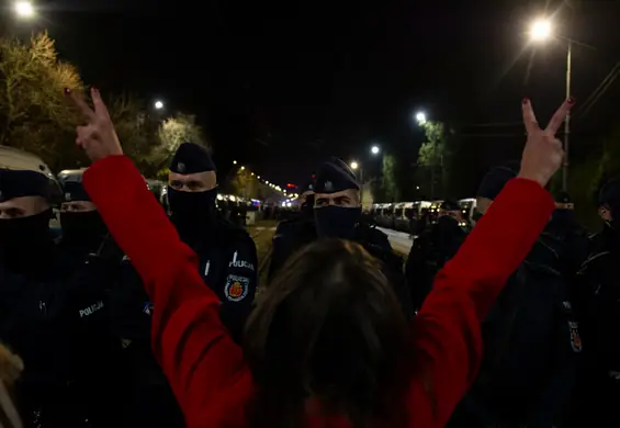 "To jest wojna". Mimo zakazu, Polki i Polacy wyjdą dziś na ulice protestować