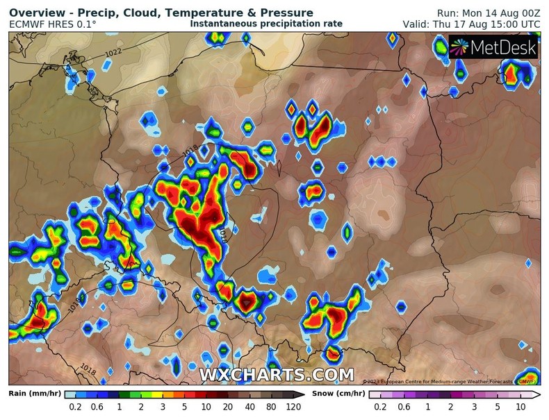 W czwartek przez Polskę przejdą silne burze