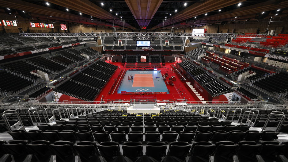 Pusta hala Ariake Arena w Tokio