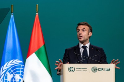 Macron na COP28: Państwa G7 powinny do 2030 r. zrezygnować z węgla