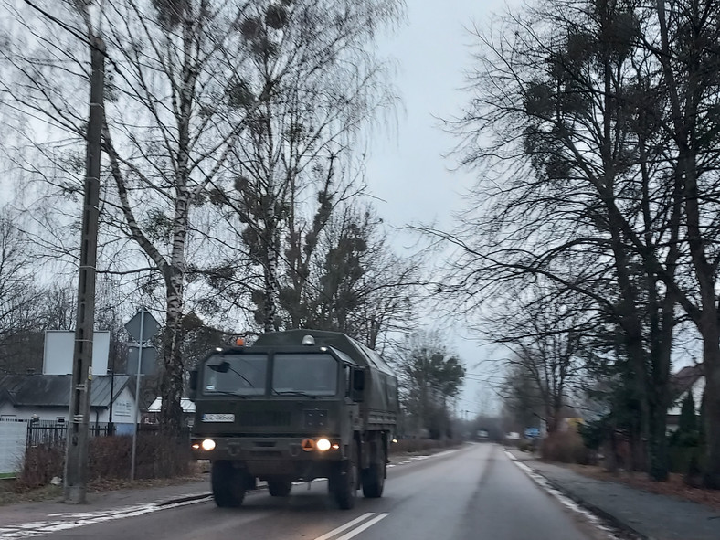 "Oni są wszędzie" -  o żołnierzach mówią mieszkańcy Białowieży