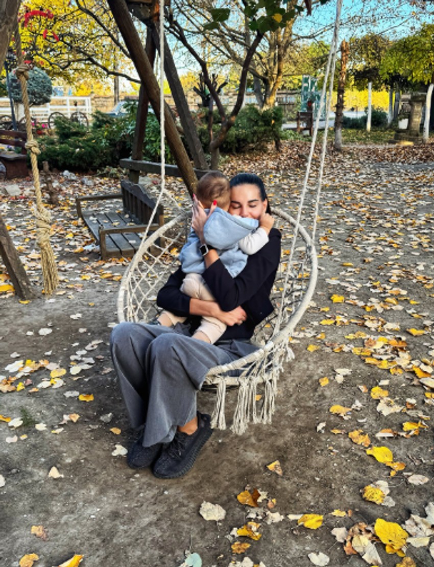 Jovana i Bogdan sa sinom otišli u etno selo