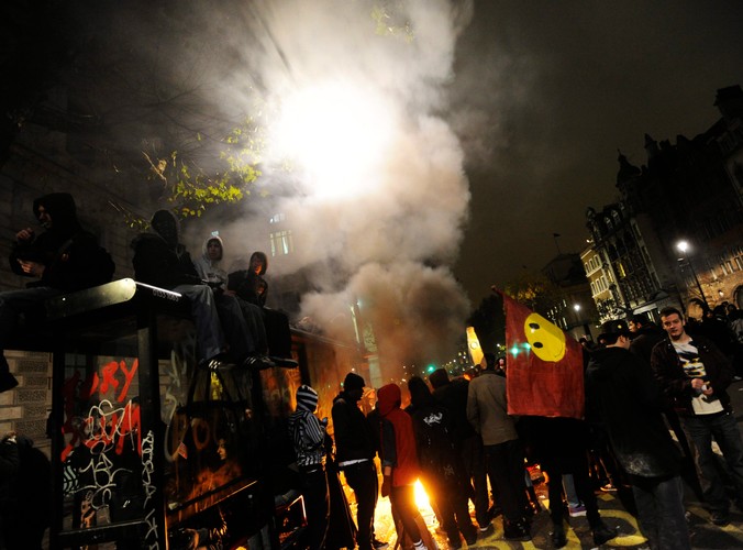24 listopada 2010 - przez Londyn przechodzi fala demonstracji studentów protestujących przeciwko zapowiedziom podniesienia czesnego i obcięcia budżetów uczelni