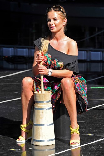 Aleksandra Ciupa podczas próby na festiwalu w Opolu