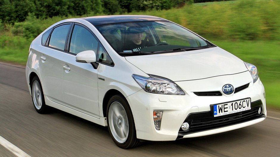 Najpopularniejsze hybrydy to Prius III oraz Auris II.