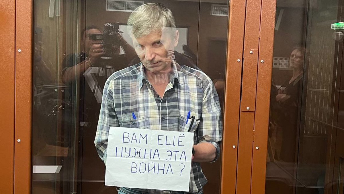 60-letni prawnik Aleksiej Gorinow został aresztowany w kwietniu za rozpowszechnianie "świadomie fałszywych informacji" na temat rosyjskiej armii podczas spotkania rady dzielnicy w północnej Moskwie. Dziś został skazany przez sąd na 7 lat kolonii karnej.