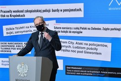 Konfederacja bije w Niedzielskiego: Nie było problemu na urodzinach Radia Maryja