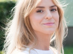 Katarzyna Tusk w najmodniejszej kurtce sezonu. Sprawdź, jak wygląda ten model [FOTO]