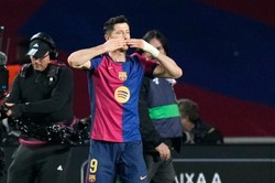 Lewandowski już ma więcej goli niż w poprzednim sezonie. Szczęsny pokazał klasę