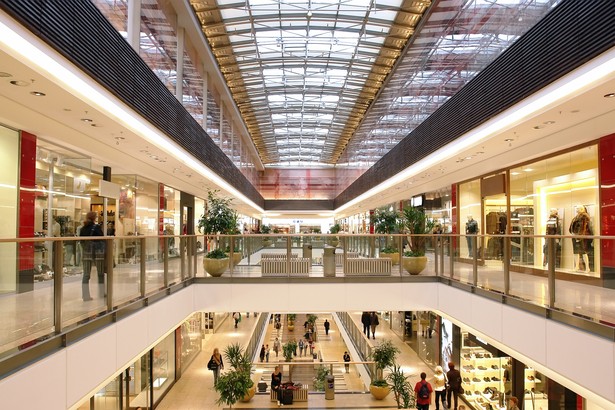 Najwięksi miłośnicy galerii są w stanie spędzić w nich nawet 10 godzin dziennie – wynika z najnowszego sondażu przeprowadzonego we wrześniu przez Silesia City Center.