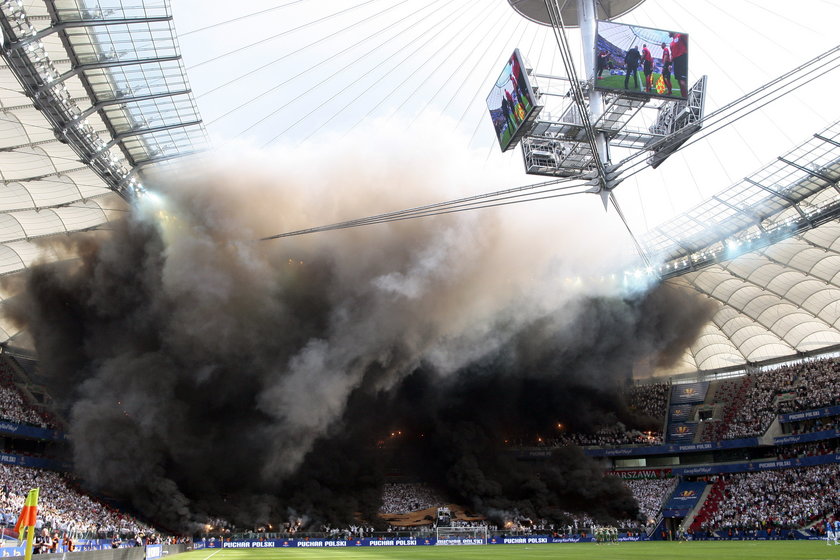 Kibice Lecha i Legii zaprezentowali świetne oprawy na finale Puchar Polski