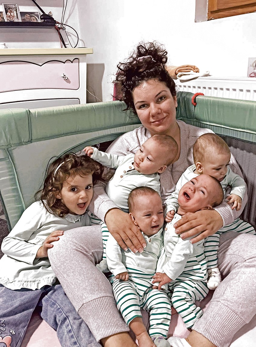 Marija sa pet ćerki