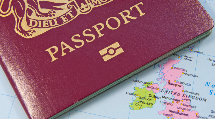 új útlevelek bemutatója 2012. február 28-án Budapesten