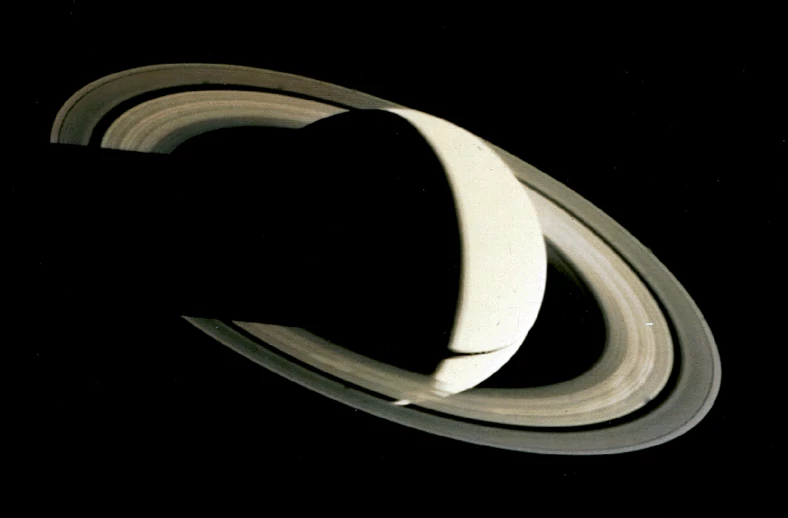 Saturn - fotografia wykonana przez Voyagera 1