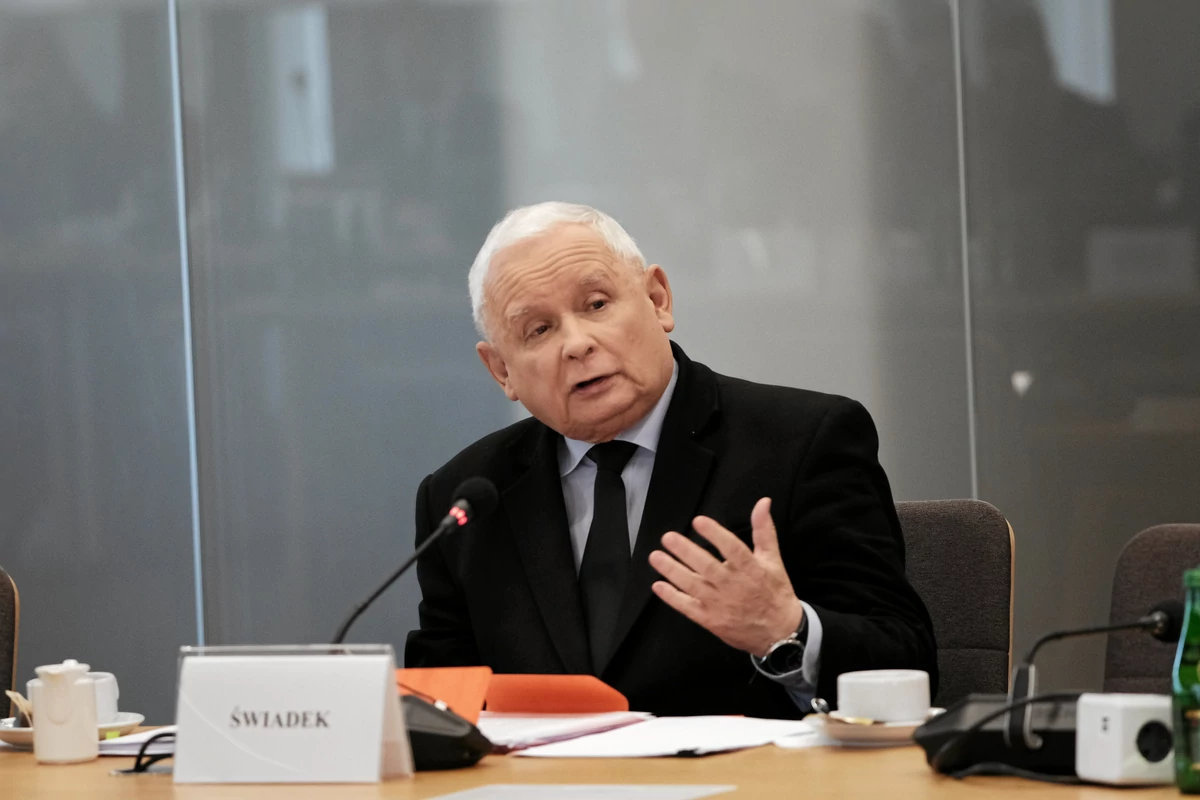  Kaczyński przed komisją ds. afery wizowej. Rzecznik PiS pisze o ryzyku