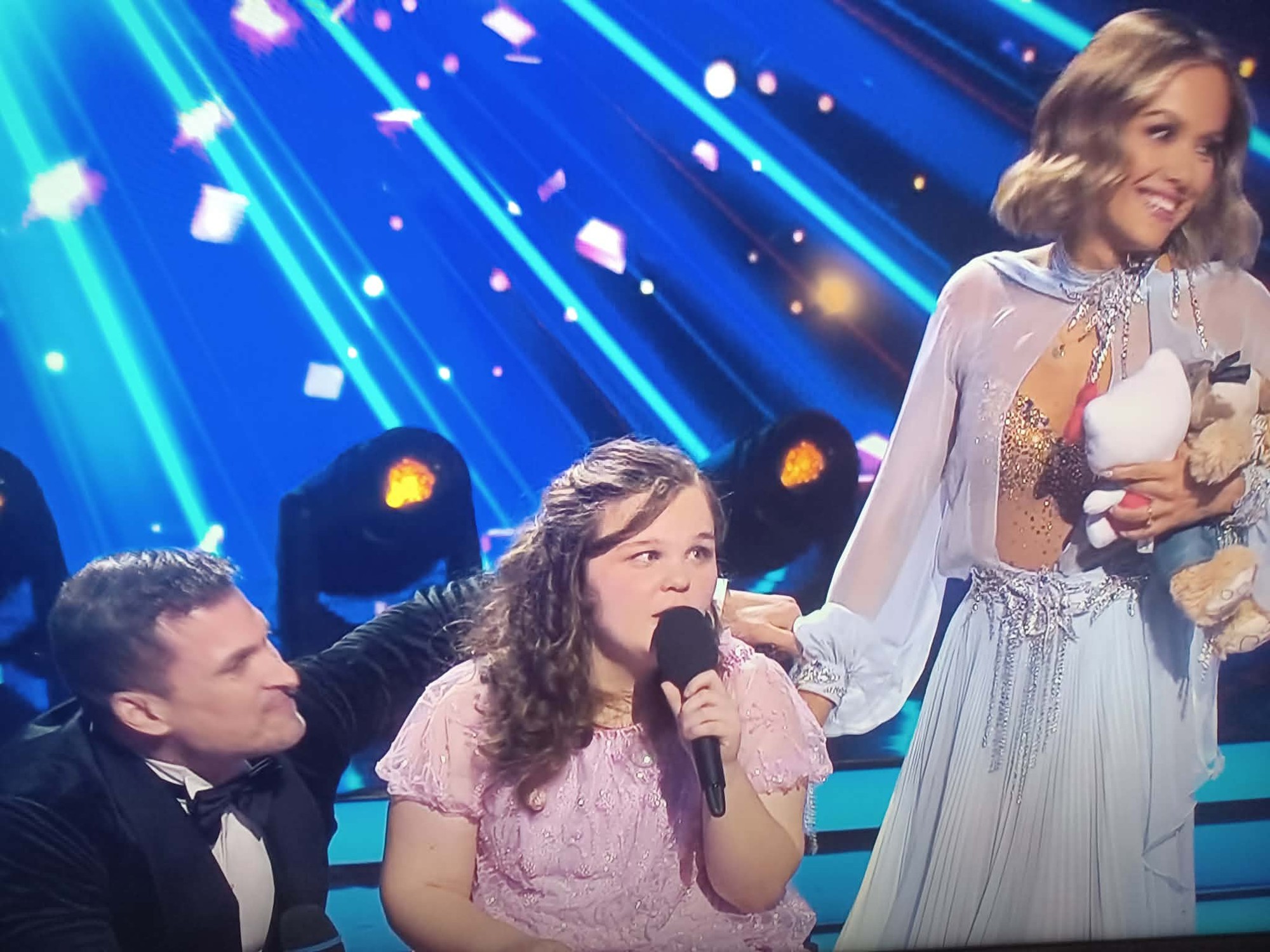 Ján Koleník a Dominika Rošková si prizvali do tanca Natálku. 