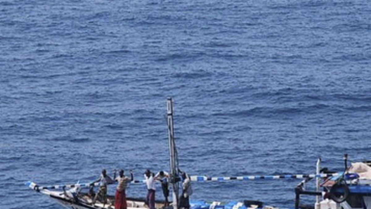 Somalijscy piraci porwali w Zatoce Adeńskiej pływający pod maltańską banderą statek towarowy MV Olib G z 18 marynarzami na pokładzie: piętnastoma Gruzinami i trzema Turkami - podała unijna misja antypiracka Atalanta.