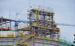 Terminal im. Lecha Kaczyńskiego? "Kolejny pomnik. Tym razem w postaci gazoportu"