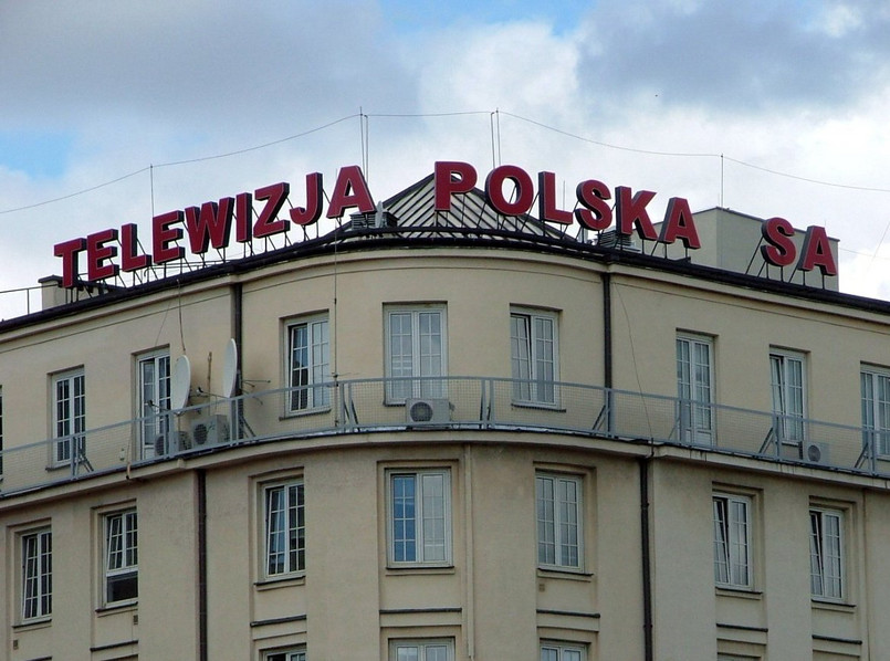 W kwietniu Radio Zet donosiło, że w raporcie napisano m.in. o finansowaniu z pieniędzy TVP procesów sądowych b. dyrektor TVP Małgorzaty Raczyńskiej i o utworzeniu rezerwy 130 mln zł na inny proces sądowy.