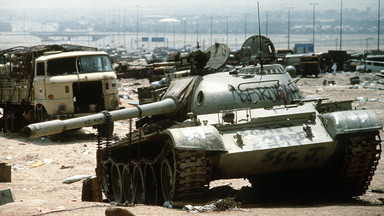 Rosjanie w Ukrainie używają starych radzieckich czołgów jako samobieżnych bomb