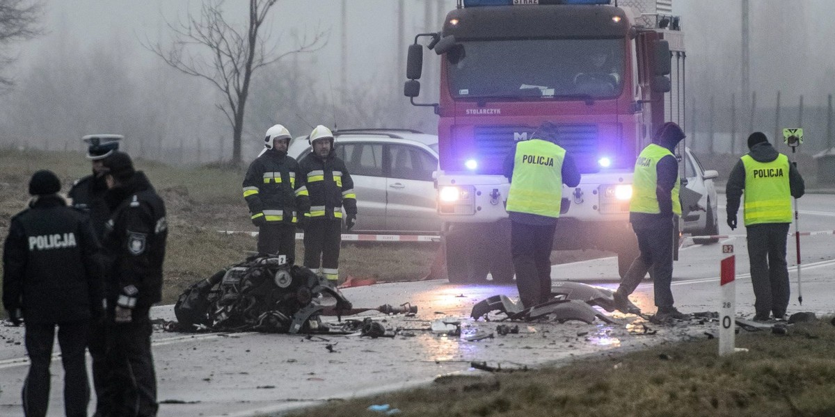 18 osób rannych! Audi uderzyło w busa!