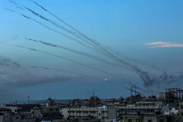 Hamas wystrzelił dużą liczbę rakiet w kierunku Izraela