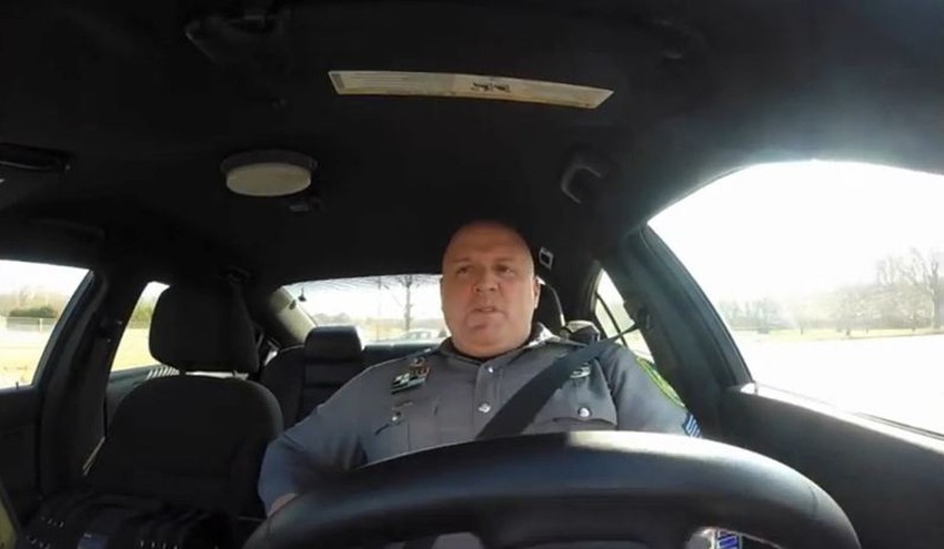 Pozornik Džef Dejvis, ljubitelj muzike Tejlor Svift