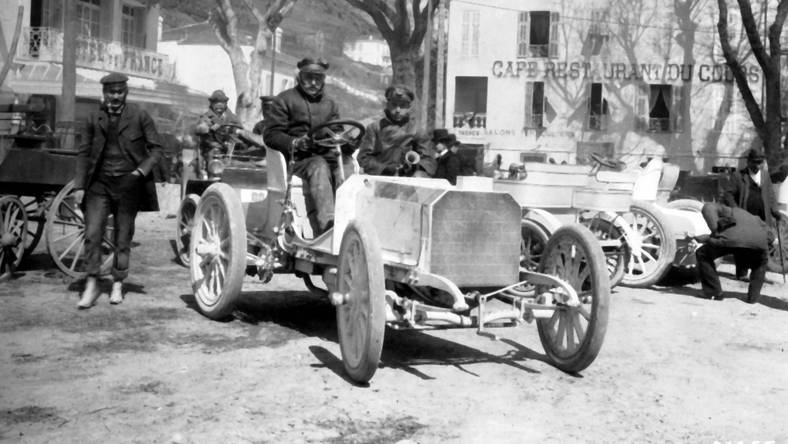 Mercedes 35 hp. Za kierownicą Wilhelm Werner, obok baron Henri de Rotshild