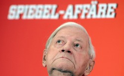 Nie żyje były kanclerz Niemiec Helmut Schmidt