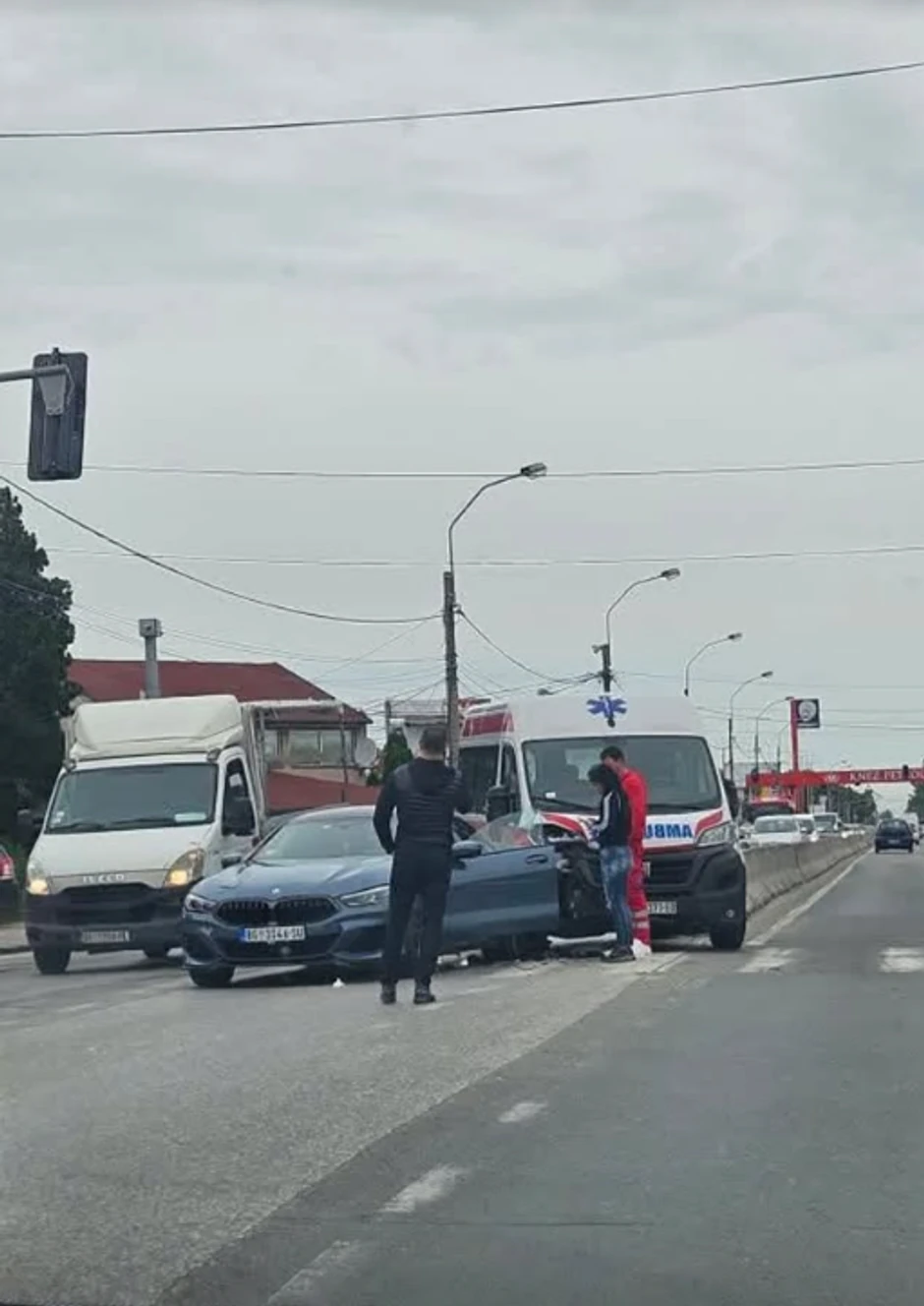 Vozilo Hitne pomoći se zakucalo u BMW