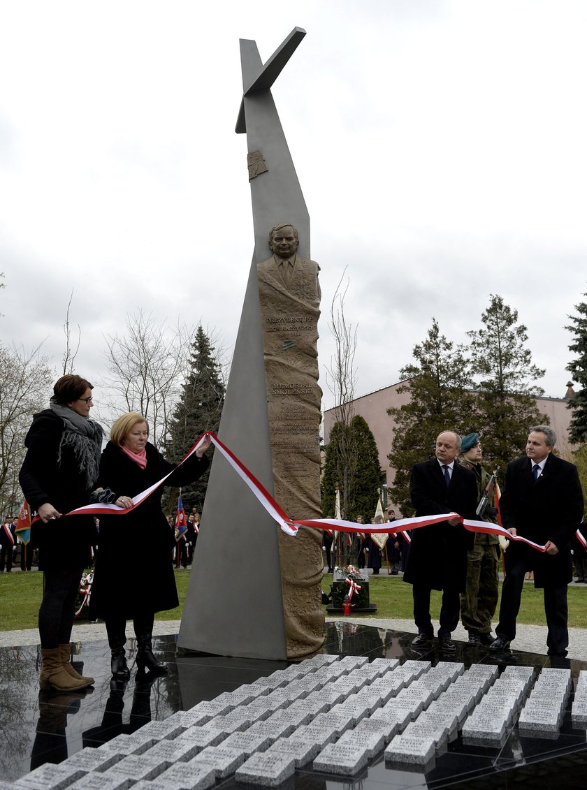 Pomniki Lecha Kaczyńskiego