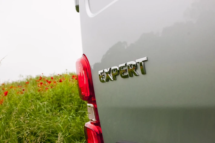 Wielki test Forbes Peugeot Expert w firmie Coyote