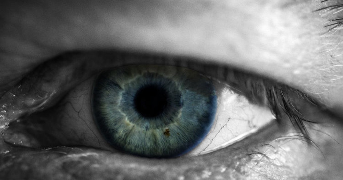 Blind man who couldn't see for 20 years regains eyesight after being