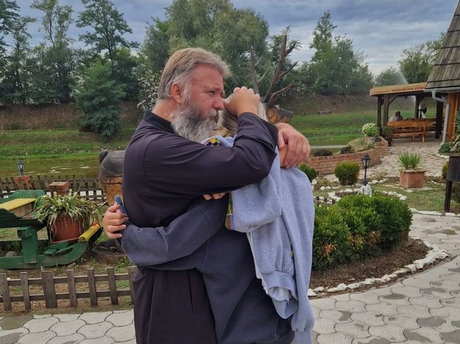 Otac Predrag Popović sa ćerkom