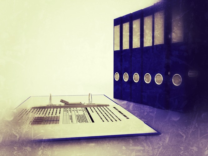 Jeżeli uzyskane materiały zawierają informacje mające znaczenie dla postępowania karnego, Policja przekazuje właściwemu miejscowo i rzeczowo prokuratorowi. Winnym przypadku podlegają niezwłocznemu komisyjnemu i protokolarnemu zniszczeniu.