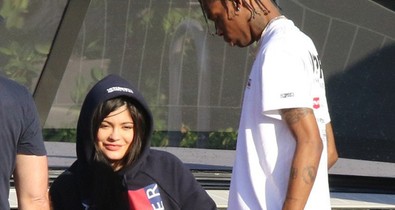 Kylie Jenner Miamiban sörözik, de hol van Stormi!?