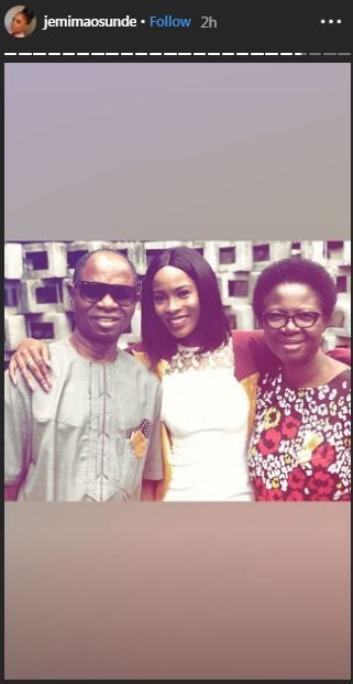 Jemima Osunde flanked by her parents at her induction [Instagram/JemimaOsunde]