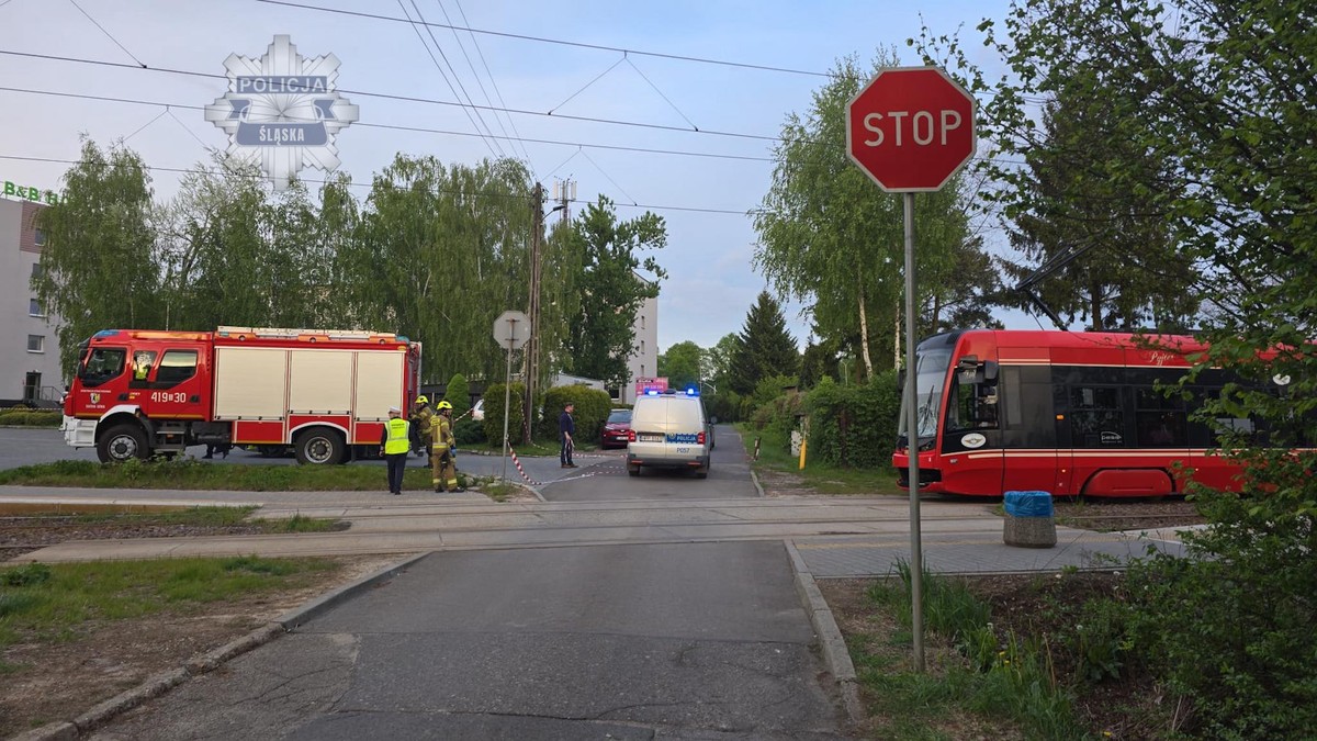 Jechał na hulajnodze elektrycznej, wpadł pod tramwaj. 31-latek nie żyje