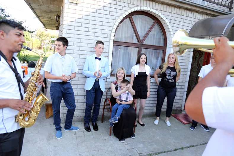 Dragana je 2018. godine na nesvakidašnji način priredila sinu ispraćaj na maturu