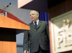 Kaczyński: Rząd zamiata kłopoty pod dywan