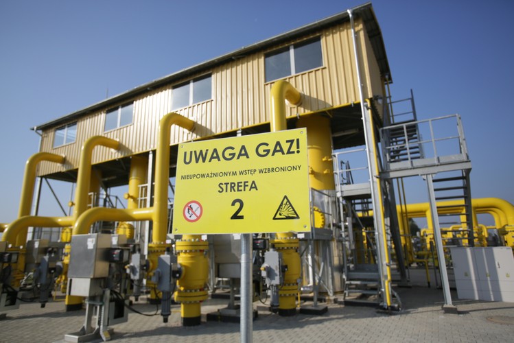 Całkowita wartość poniesionych wydatków przez inwestora Gaz-System wyniosła ok. 646 mln zł. Projekt gazociągu Rembelszczyna-Gustorzyn został dofinansowany kwotą ok. 174 mln zł z Programu Operacyjnego Infrastruktura i Środowisko, podał też resort.  
<br><br>fot.  (cat) PAP/Leszek Szymański