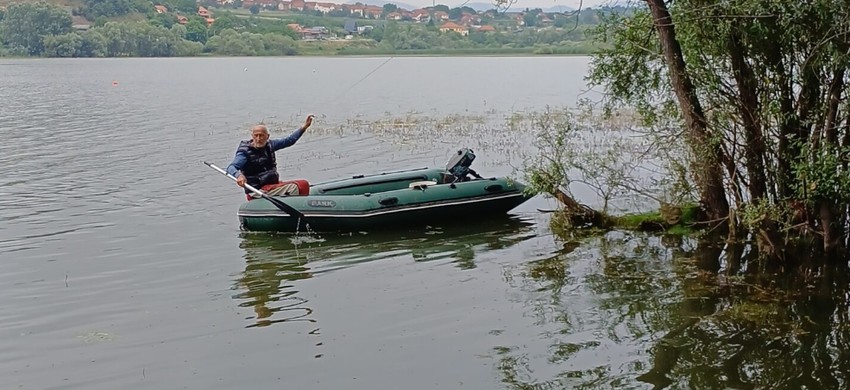 Milan je ribolovac od malena