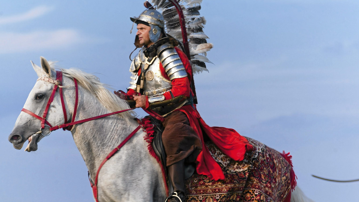 Chorągiew husarska z zamku w Gniewie zaprezentowała się przed brytyjską publicznością podczas pokazów w królewskim muzeum Royal Armouries w Leeds. - To doskonały sposób na propagowanie historii - tłumaczył dowódca husarzy Jarosław Struczyński.