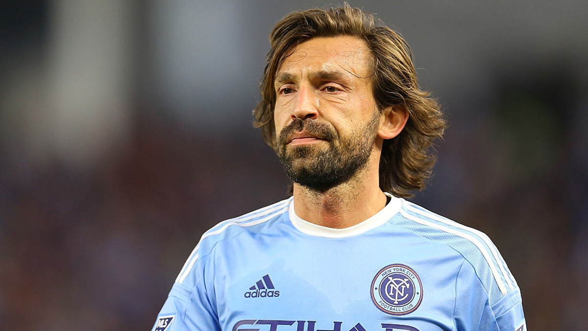 Andrea Pirlo, grający obecnie w zespole New York City FC, słynie z wielkiej klasy zarówno na boisku, jak i poza nim. Po raz kolejny pokazał spory dystans do siebie, publikując w mediach społecznościowych zdjęcie w towarzystwie koszykarzy z NBA.