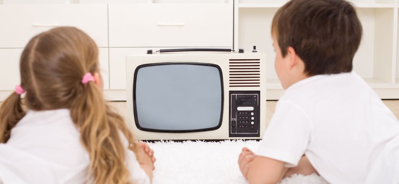Telewizja dziecku nie szkodzi, lecz pomaga? Nowe badanie