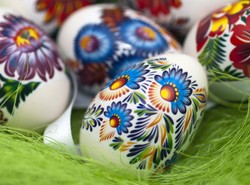 Święta w domu to przeżytek. Teraz tak się obchodzi Wielkanoc!