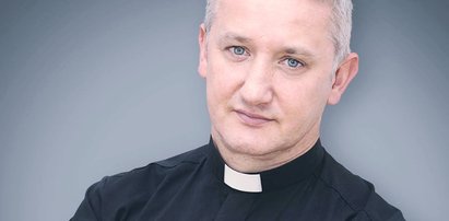 Ten ksiądz stoi za akcją dyskryminacji gejów i lesbijek