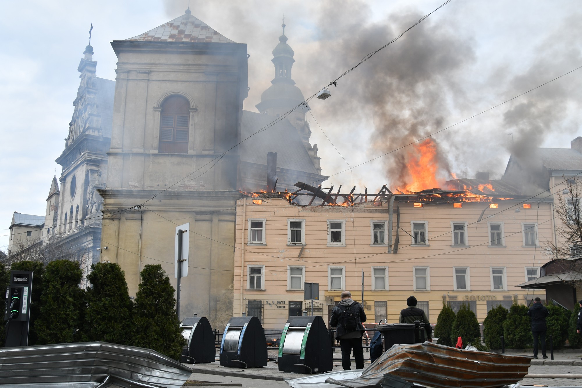 Terčom ruských útokov bol najmä Kyjev a oblasti na západe Ukrajiny vrátane Ľvova. 